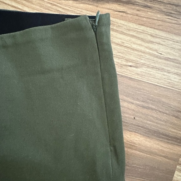 Old Navy Women’s side zip Skinny Ankle Pants Olive Color Size 10 Stretch - Picture 6 of 8